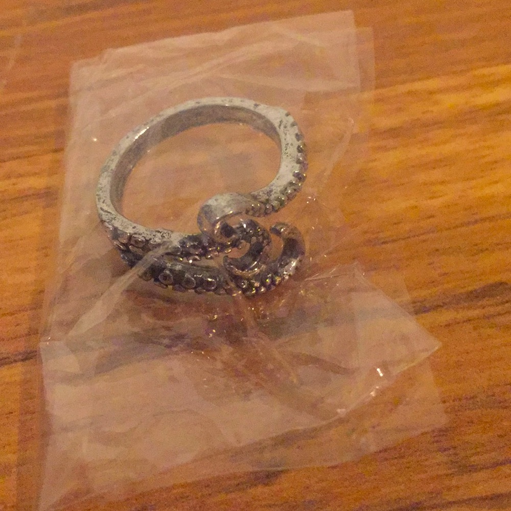 NEW silver octopus tentacle ring size 8 - Picture 4 of 5